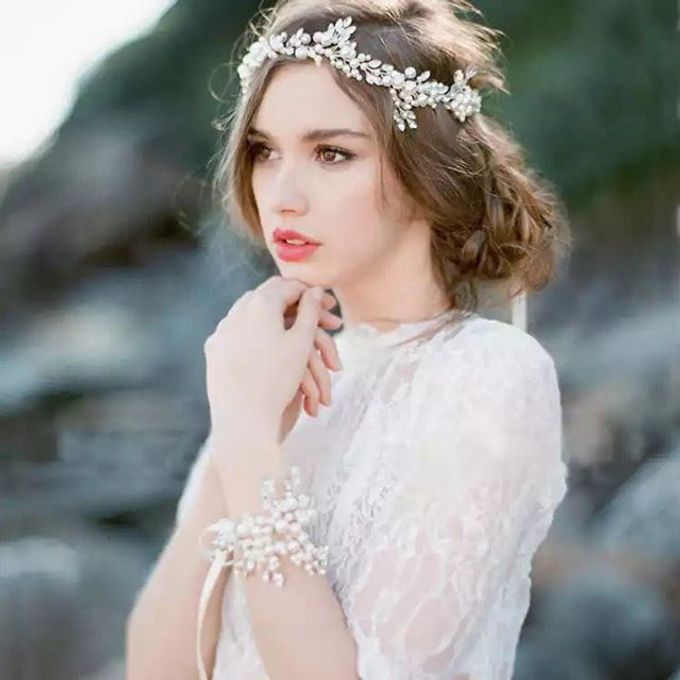 Headpiece & Crown by Ilona Headpiece & Crown - 026 Headpiece & Crown by Ilona Headpiece & Crown - 026
