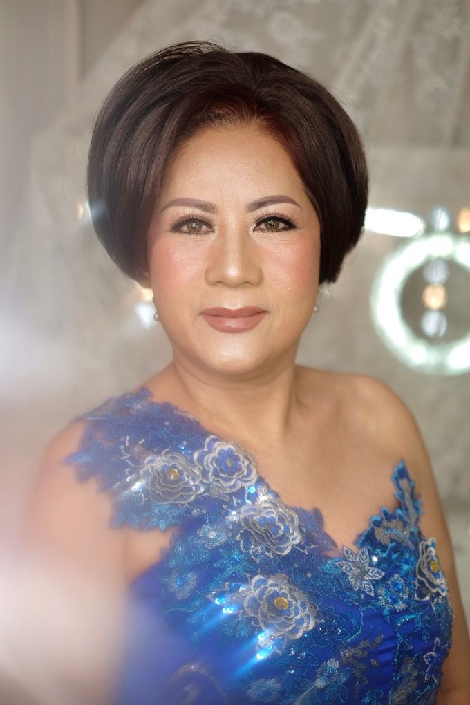 Face Lift Mother of Bride /Groom by Ratna Ningtyas Makeup & Hair Artistry - 002