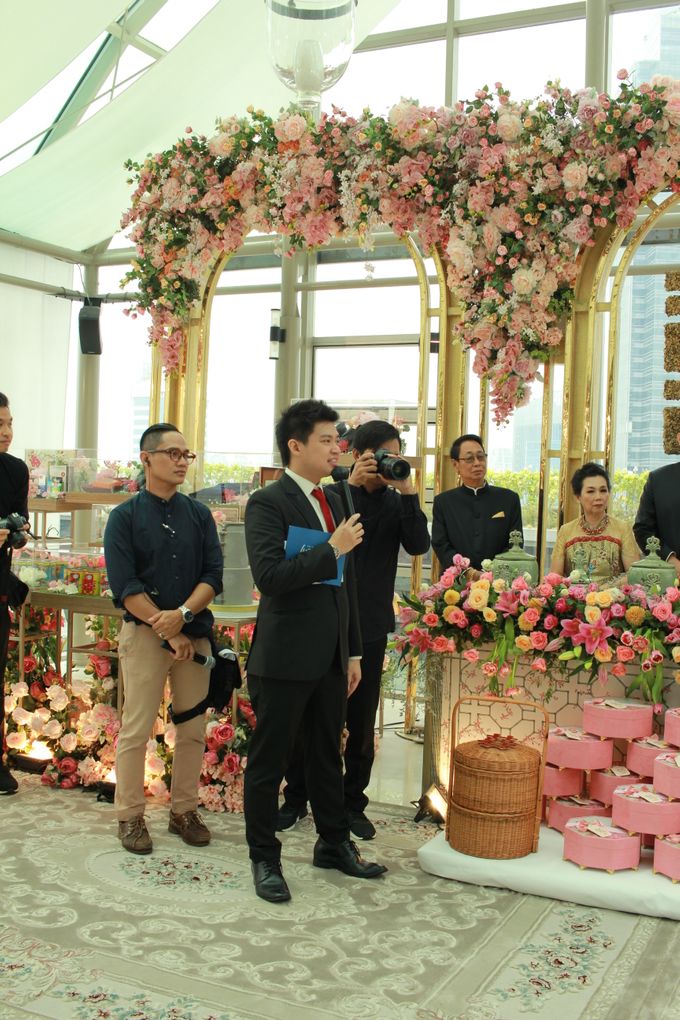 MC Sangjit & MC EngagementnThe Glass Terrace Grand Hyatt Jakarta  By Double V Entertainment by Lotus Design - 005