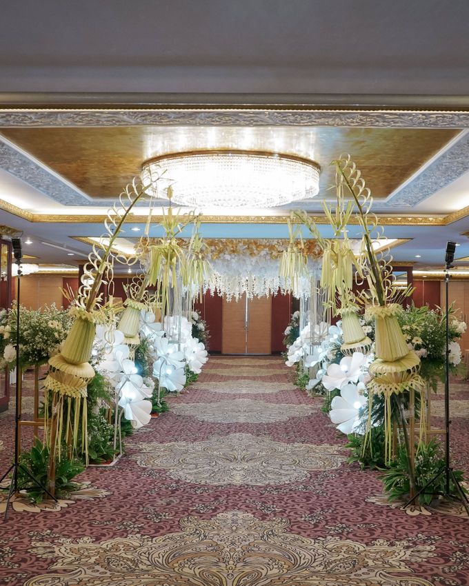 The Wedding Of Vira & Angga by LUXUS GRAND BALLROOM - 009