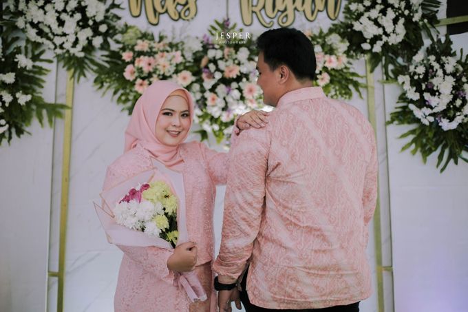 Engagement Nefyta & Riyan by Jesper Photoworks - 014 Engagement Nefyta & Riyan by Jesper Photoworks - 014