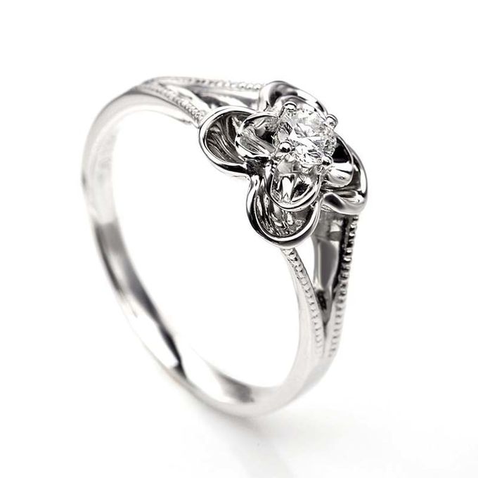 Tiaria 18k Blooming Angelonia Ring Perhiasan Cincin Emas Dan Berlian By Tiaria Bridestory Com Cocok dipakai baik sebagai cincin fashion, tunangan, hingga cincin nikah. tiaria 18k blooming angelonia ring