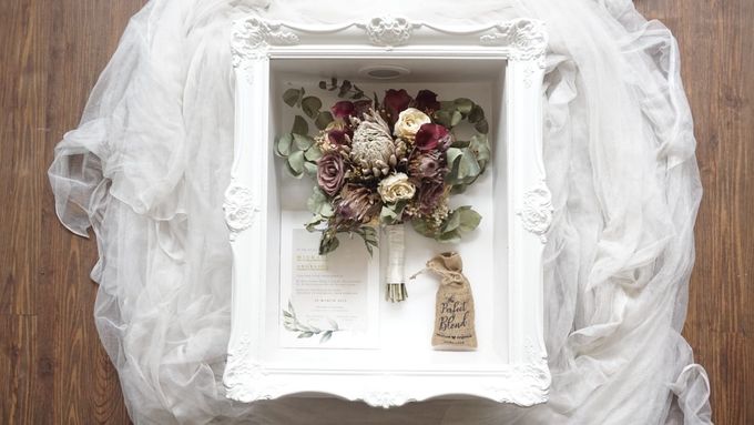 Signature of Love 50x60 by Magnolia Dried Flower - 004 Signature of Love 50x60 by Magnolia Dried Flower - 004