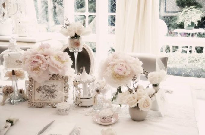 Sierra's french white carousel by Tea Rose Wedding Designer - 015 Sierra's french white carousel by Tea Rose Wedding Designer - 015