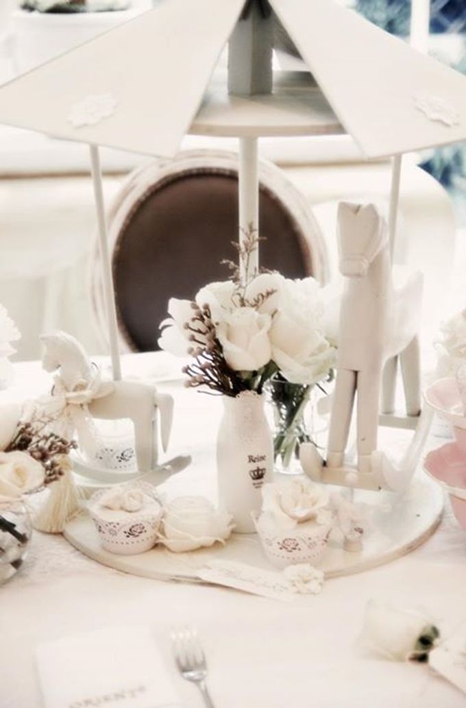 Sierra's french white carousel by Tea Rose Wedding Designer - 022