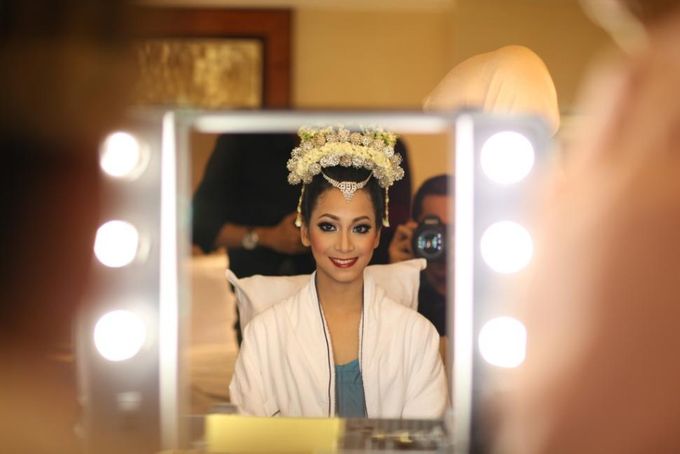 Wedding make up for Tara Rawindra (Javanese Paes& Padang) and Kathya Paramitha (National) by Yoga Septa Make Up Artist - 005 Wedding make up for Tara Rawindra (Javanese Paes& Padang) and Kathya Paramitha (National) by Yoga Septa Make Up Artist - 005