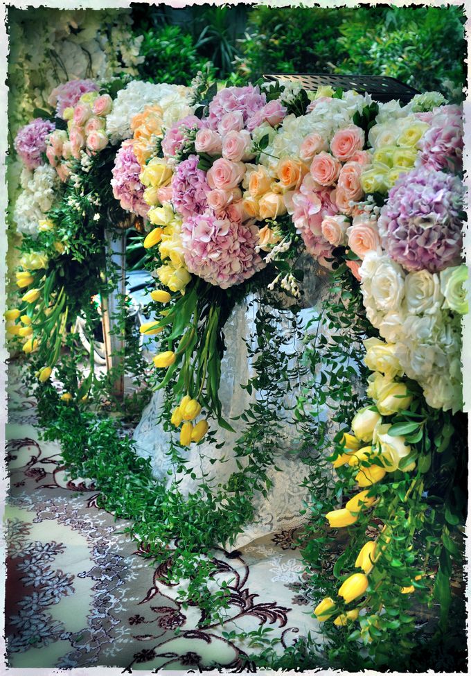 The Enchanted Forest by Flora Lines Decoration - 001 The Enchanted Forest by Flora Lines Decoration - 001