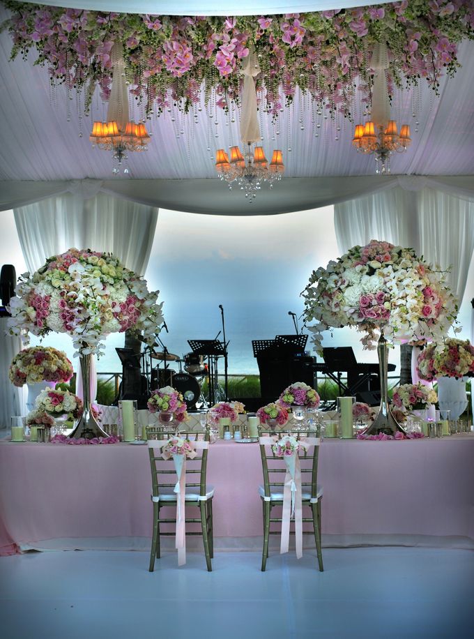 Romantic Blush Wedding in Bali by Flora Lines Decoration - 003 Romantic Blush Wedding in Bali by Flora Lines Decoration - 003