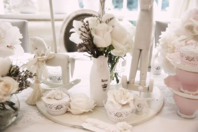 Sierra's french white carousel by Tea Rose Wedding Designer - 012