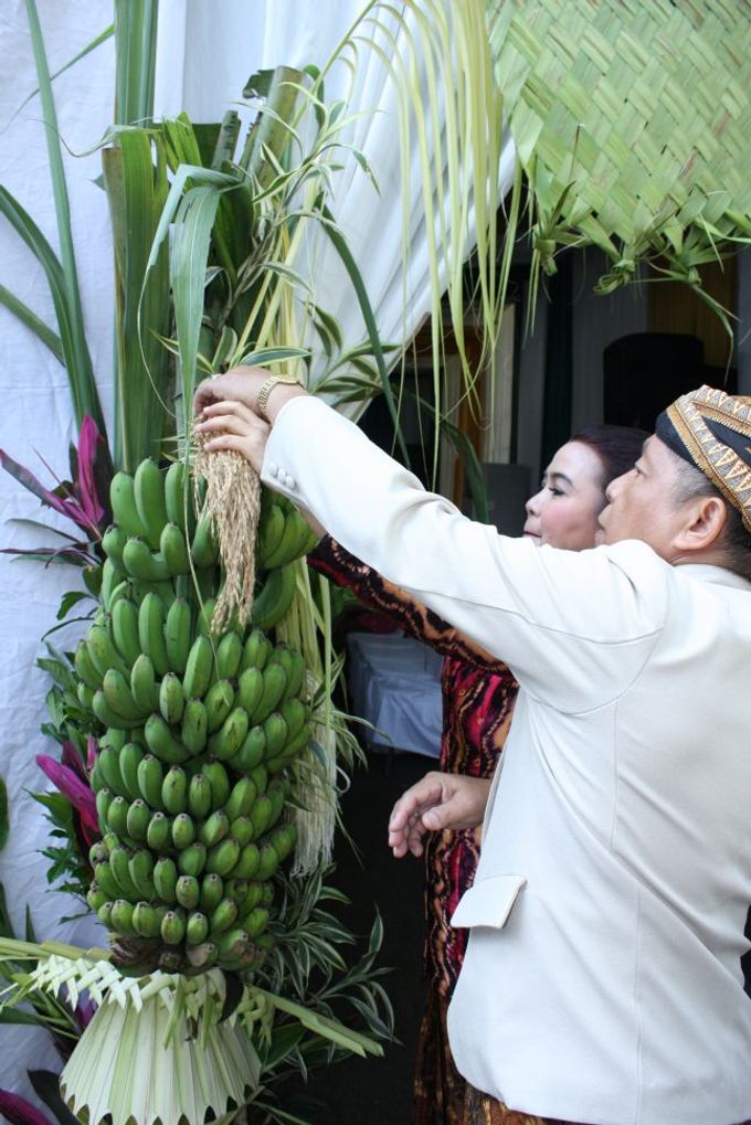 Siraman Tika (22 Agustus 2014) by Arum Ndalu Sanggar Rias Pengantin - 002