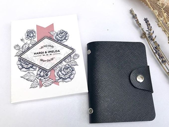 Pouch / Card Holder Favors by Mrs. Favors Souvenir - 002 Pouch / Card Holder Favors by Mrs. Favors Souvenir - 002