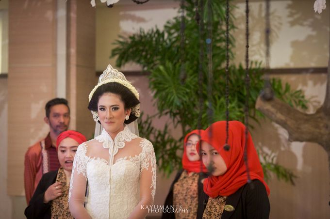 Gessa And Adjie Wedding Ceremony by D&D Professional Make Up Artist & Kebaya By Dindin Nurdiansyah - 005