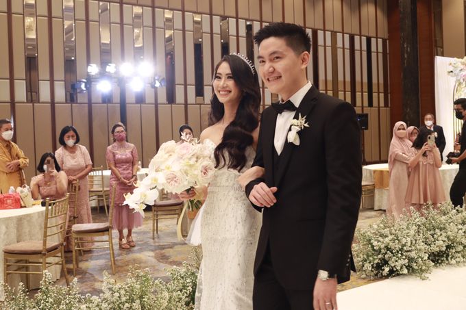 Jazz entertainment Wedding at Swissotel Jakarta - Double V entertainment by Double V Entertainment - 025 Jazz entertainment Wedding at Swissotel Jakarta - Double V entertainment by Double V Entertainment - 025