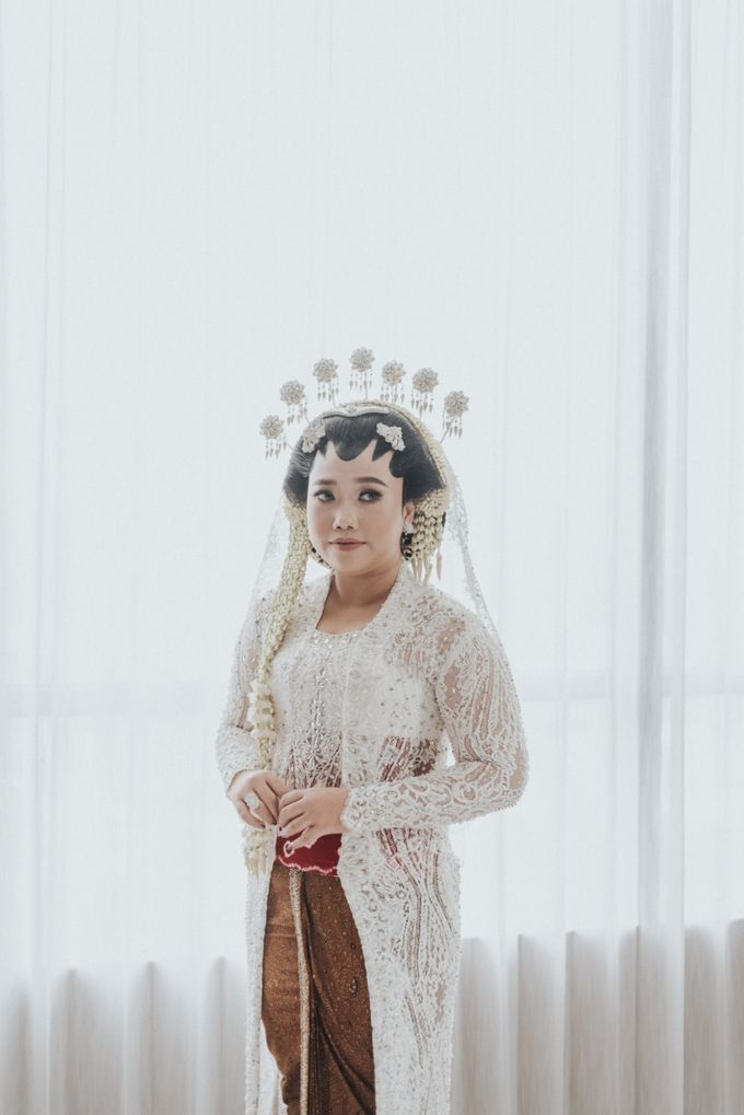 Kebaya Pernikahan by Joice ananta makeup artis - 001 Kebaya Pernikahan by Joice ananta makeup artis - 001