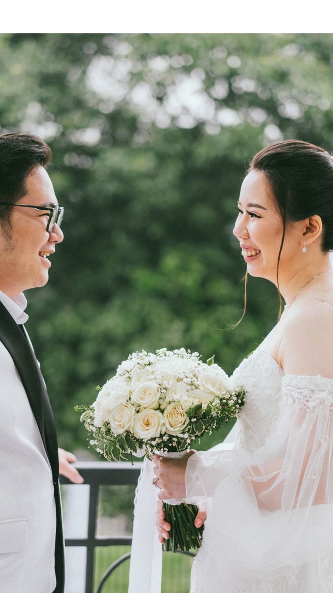 Wedding dress of Louis & Stella Blessing Ceremony by La’Belle Custom and Rent Dress - 006