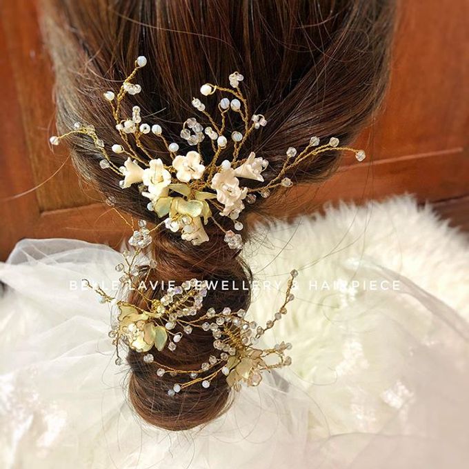 White flower Haircomb & Hairpin sets by Belle La_vie - 005 White flower Haircomb & Hairpin sets by Belle La_vie - 005