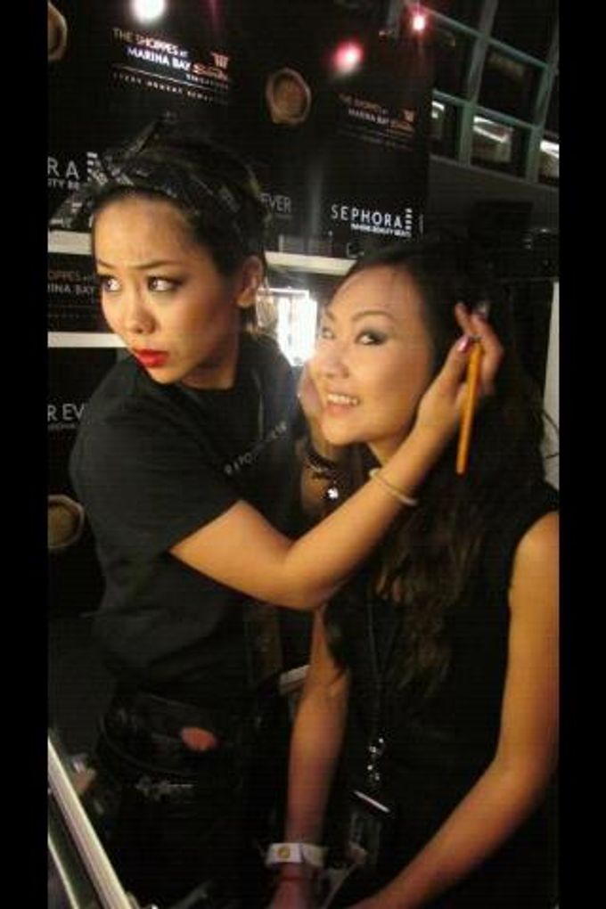 Backstage/Fashion Show by Amber Liu Make up and Hair - 009 Backstage/Fashion Show by Amber Liu Make up and Hair - 009