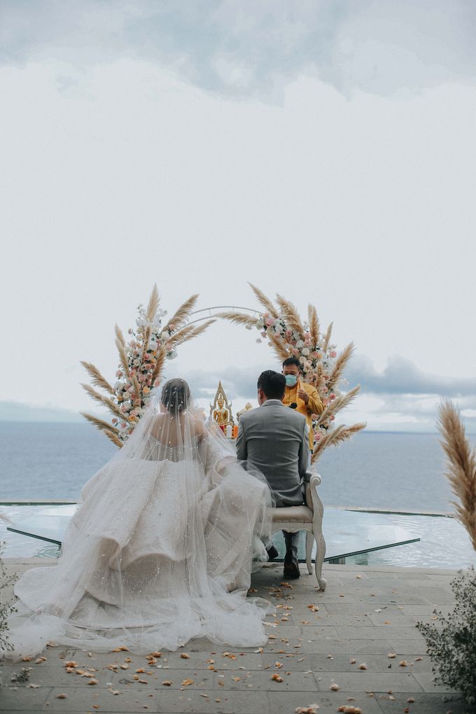 Sally and Randy Wedding by All Season Surabaya Photo by KAMAYA BALI - 007 Sally and Randy Wedding by All Season Surabaya Photo by KAMAYA BALI - 007