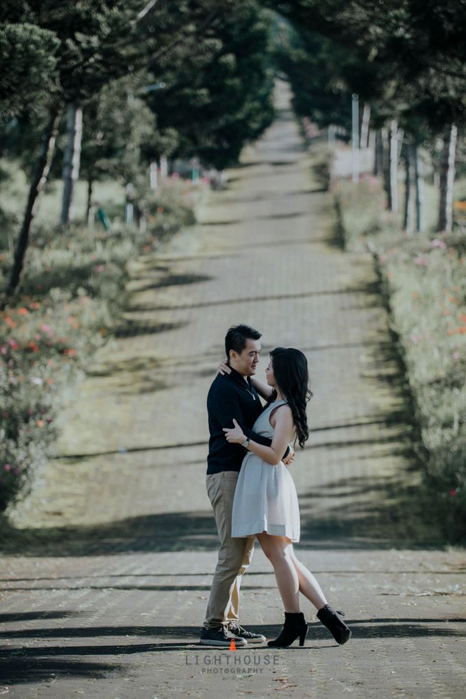 Prewedding of Mark and Vina, Bandung by Lighthouse Photography - 011