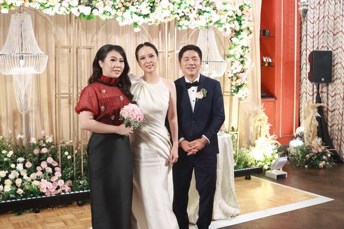 Fine Dinning Intimate entertainment wedding at Alto Restaurant Four Seasons Jakarta - Double V Entertainment by Hian Tjen - 014 Fine Dinning Intimate entertainment wedding at Alto Restaurant Four Seasons Jakarta - Double V Entertainment by Hian Tjen - 014