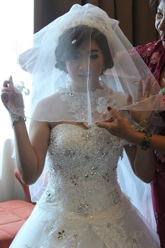 Wedding Make Up Of Marissa & Gunawan @KUPANG-NTT by Natalia Ingkiriwang Bride Make Up - 008
