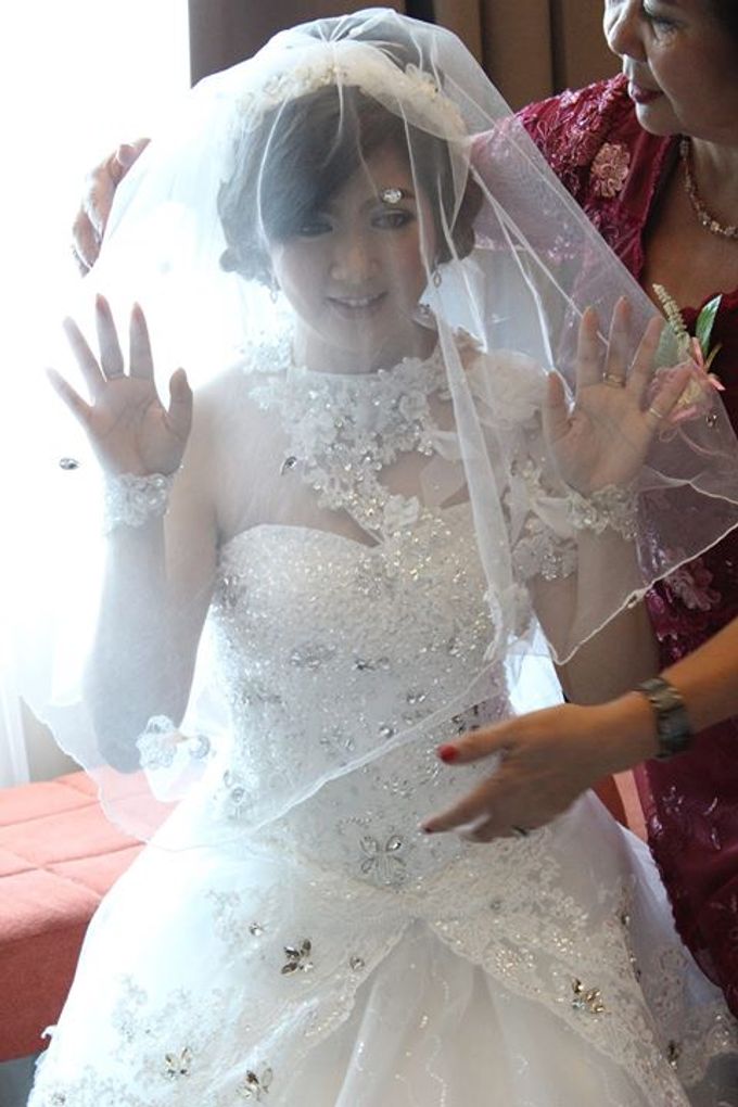 Wedding Make Up Of Marissa & Gunawan @KUPANG-NTT by Natalia Ingkiriwang Bride Make Up - 009