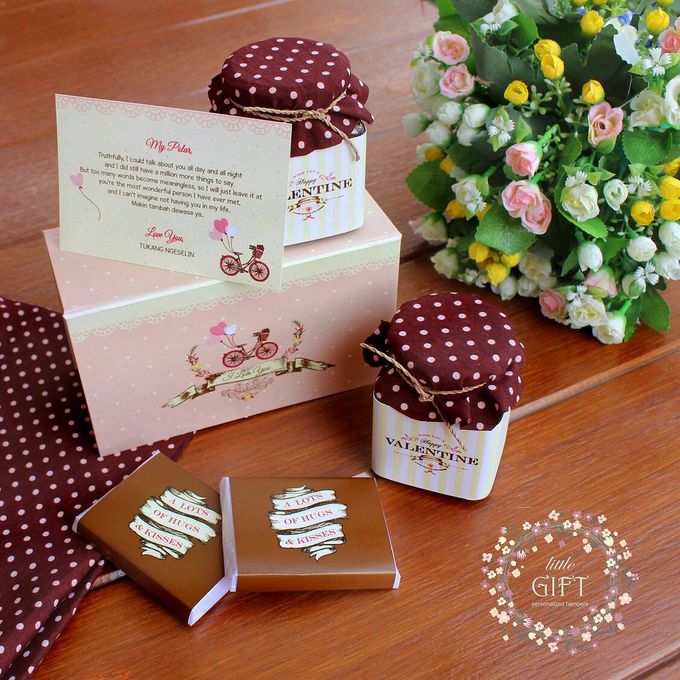 В аоасмвой шкатулке лежит сердечко. Little gift. Подарок девочке на 10 лет. Little gift. A sister's gift.