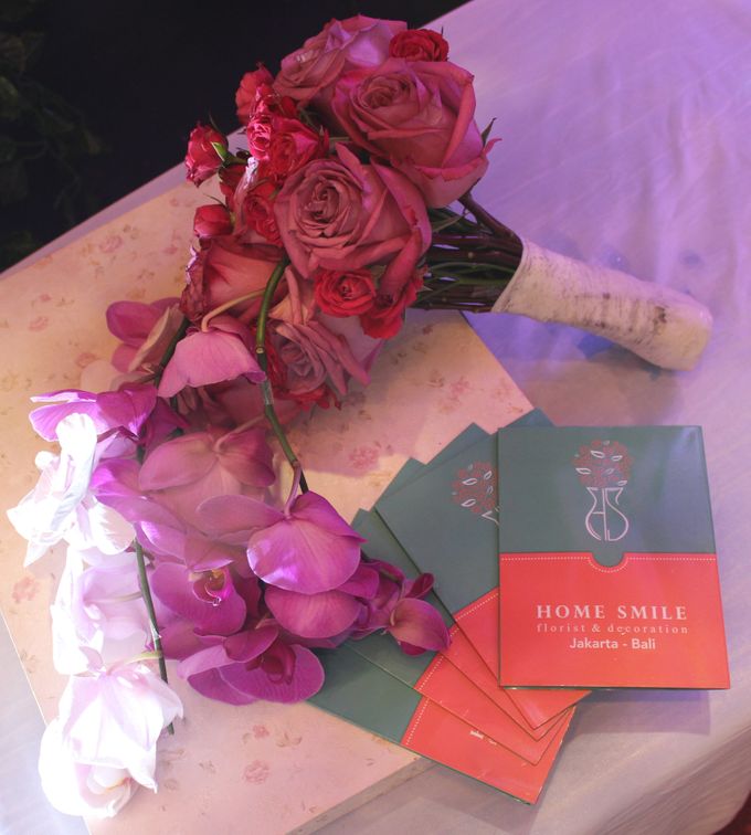 HAND BOUQUET & KORSASE by Home Smile Florist - 001 HAND BOUQUET & KORSASE by Home Smile Florist - 001