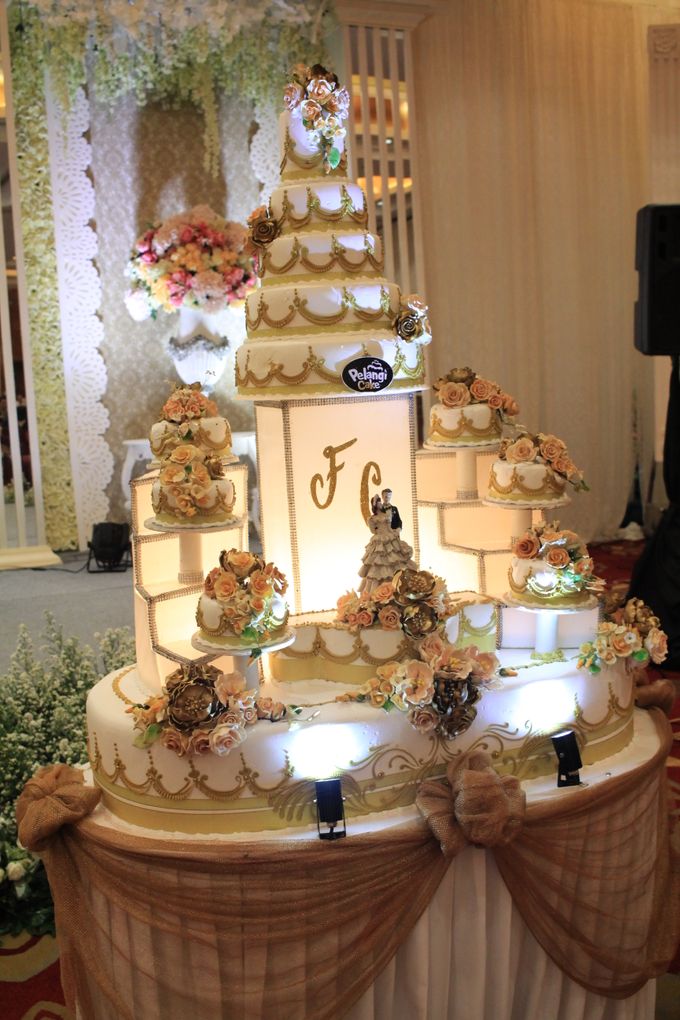 MC Wedding Red Top Hotel Jakarta - Anthony Stevven by Pelangi Cake - 002