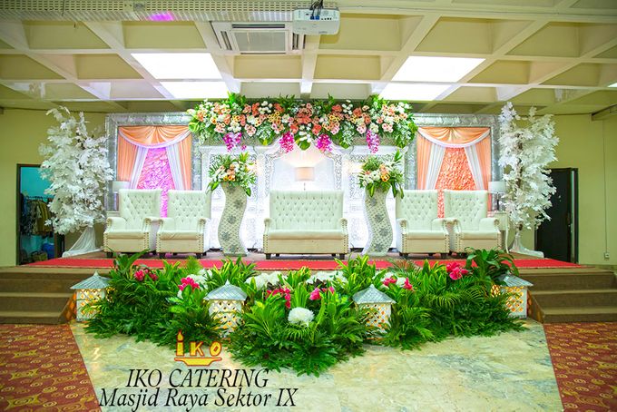 Dekorasi Pelaminan by IKO Catering Service dan Paket Pernikahan - 031 Dekorasi Pelaminan by IKO Catering Service dan Paket Pernikahan - 031