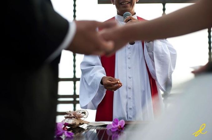 The wedding of Valerie + Asad | Uluwatu, Bali, Indonesia by Dedot Photography - 028