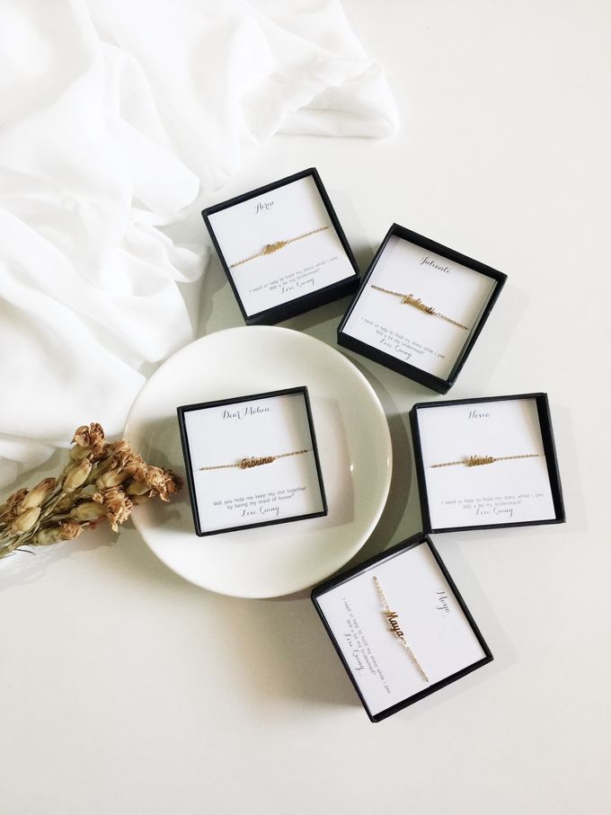 Quiny Bridesmaids Gifts by AEROCULATA - 001 Quiny Bridesmaids Gifts by AEROCULATA - 001