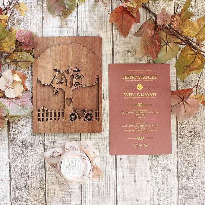 Love Story Wooden Invitation by Joyeux Moment | Bridestory.com