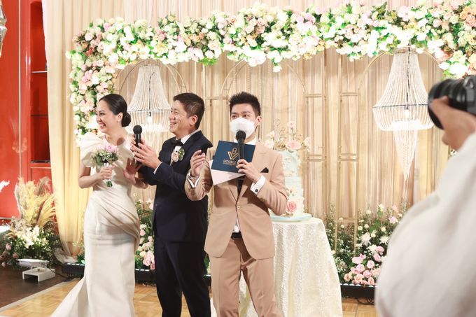 Fine Dinning Intimate entertainment wedding at Alto Restaurant Four Seasons Jakarta - Double V Entertainment by Hian Tjen - 017 Fine Dinning Intimate entertainment wedding at Alto Restaurant Four Seasons Jakarta - Double V Entertainment by Hian Tjen - 017