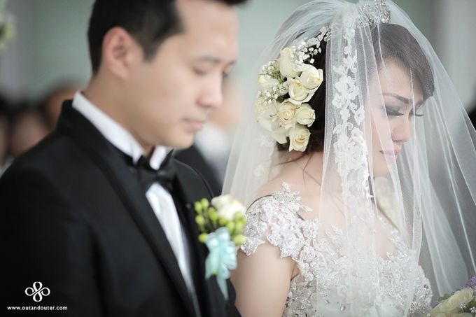 RIO & LINA WEDDING by Out & Outer Photography - 013