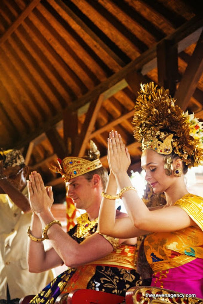 Denis & Yulia Balinese Royal Wedding by BaliWedding - 019