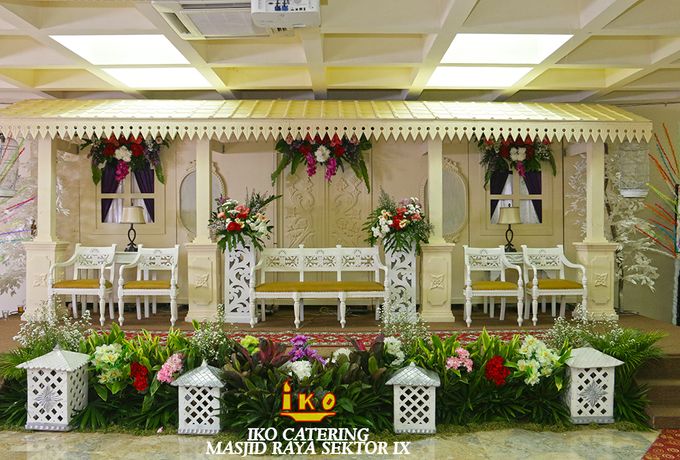 Dekorasi Pelaminan by IKO Catering Service dan Paket Pernikahan - 042 Dekorasi Pelaminan by IKO Catering Service dan Paket Pernikahan - 042