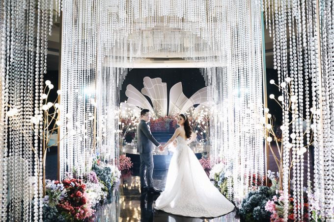 Regan & Natalia Wedding Decoration at Santika Hotel by Testimo Wedding Planner & Organizer - 007 Regan & Natalia Wedding Decoration at Santika Hotel by Testimo Wedding Planner & Organizer - 007
