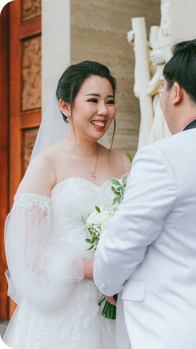 Wedding dress of Louis & Stella Blessing Ceremony by La’Belle Custom and Rent Dress - 008