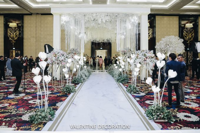 Ary & Dita  Wedding Decoration at Trans Convention Center by MY MUSE BY YOFI - 008