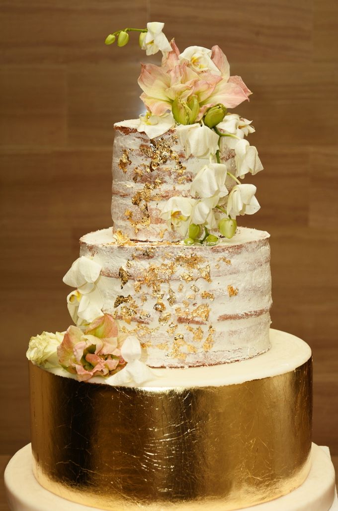 Wedding cakes and cupcakes by CUPCAKES COMPANY - 011 Wedding cakes and cupcakes by CUPCAKES COMPANY - 011