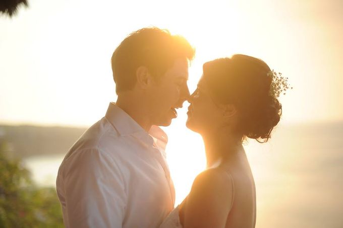 Красивые свадебные пары. Лавандовые поля прованс свадьба. Как называется сама свадьба вопрос из поле. Красивые свадебные пары. Крутые свадебные фотосессии.