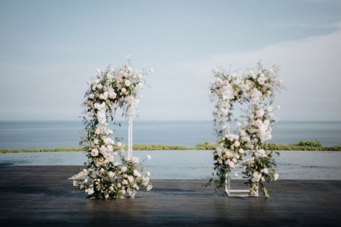 ROMANTIC RUSTIC WEDDING AT PANDAWA CLIFF ESTATE by Silverdust Decoration - 009