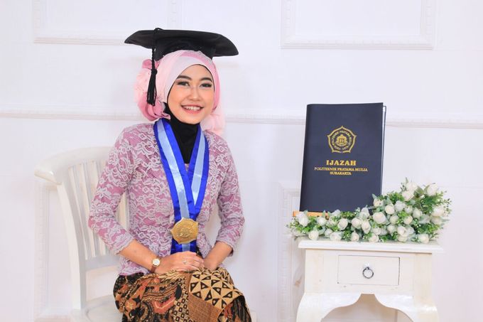 Makeup Wisuda by Aisyabrillianti Makeup - 004