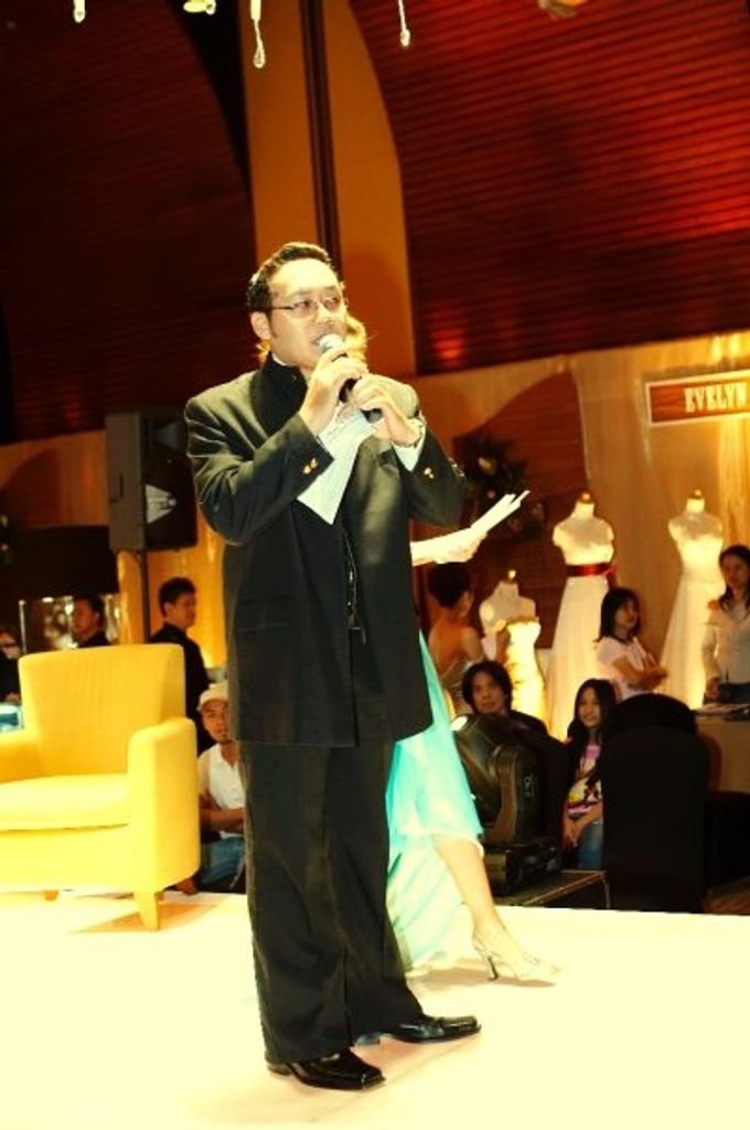on stage! by Willy Kevinda Aditya MC - 008 on stage! by Willy Kevinda Aditya MC - 008