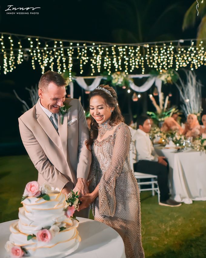 THE WEDDING Of Mr KARLPEMER & Ms Susiani Retno by APLUS DECORATION & WEDDING PLANNER - 006 THE WEDDING Of Mr KARLPEMER & Ms Susiani Retno by APLUS DECORATION & WEDDING PLANNER - 006