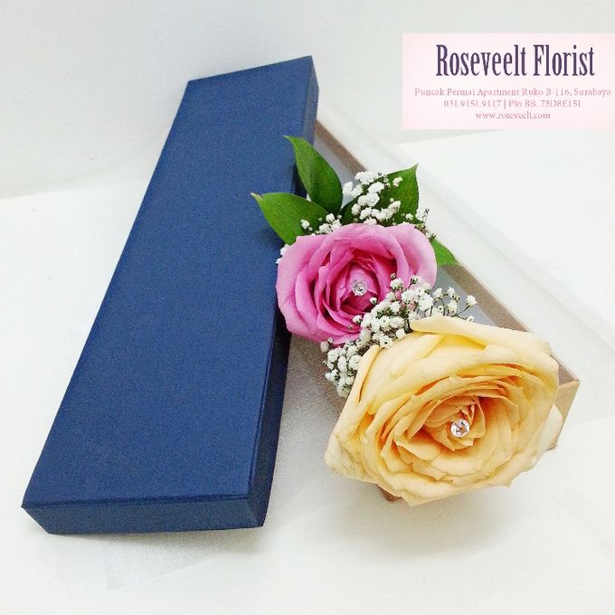 Flower in a Box Arrangement by Roseveelt Florist - 012 Flower in a Box Arrangement by Roseveelt Florist - 012
