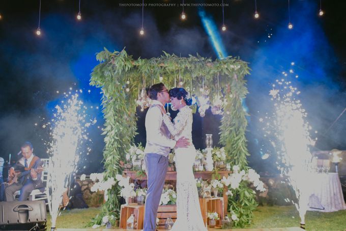Ayu Hastari & Ryoichi Hutomo Wedding Day by Thepotomoto Photography - 040 Ayu Hastari & Ryoichi Hutomo Wedding Day by Thepotomoto Photography - 040