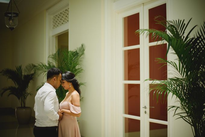 PRE WEDDING PHOTOSHOOT WITH COLONIAL SETTING by Rumah 