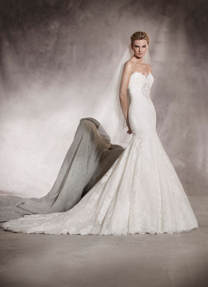 Pronovias by DESIGNER BRIDAL ROOM - 015 Pronovias by DESIGNER BRIDAL ROOM - 015